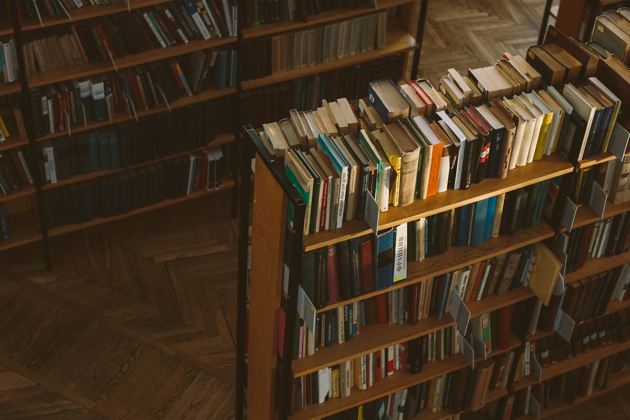 Papier japoński do renowacji – niezastąpiony materiał w naprawie książek