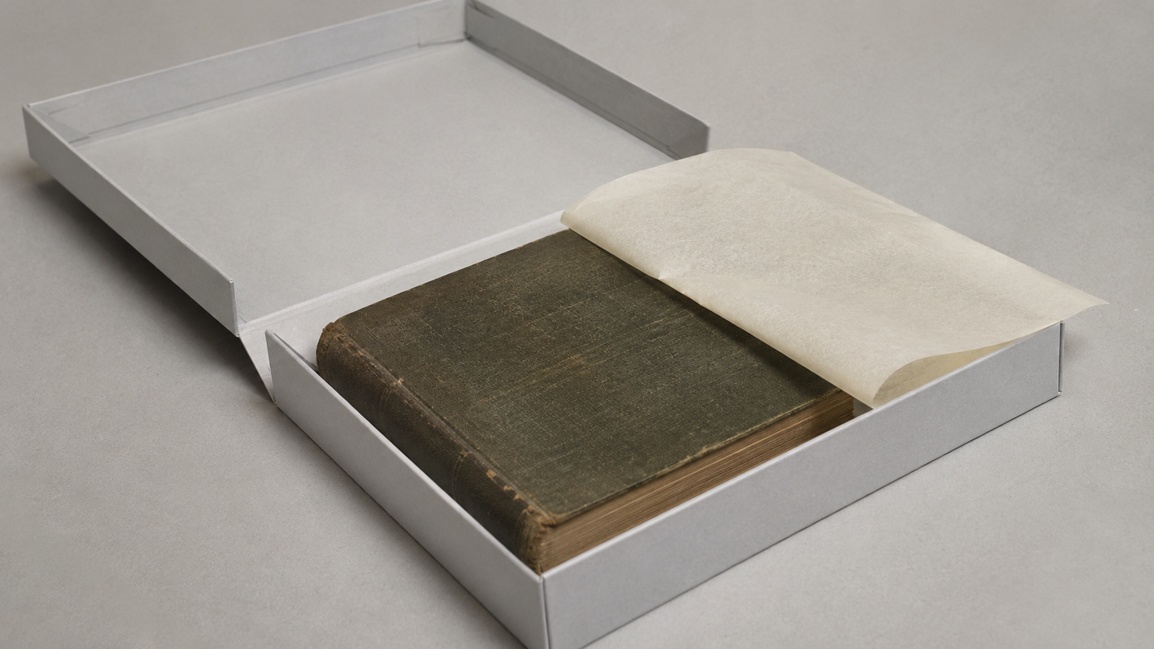 Acid-free board for storing books and archival folders – how to store old books properly